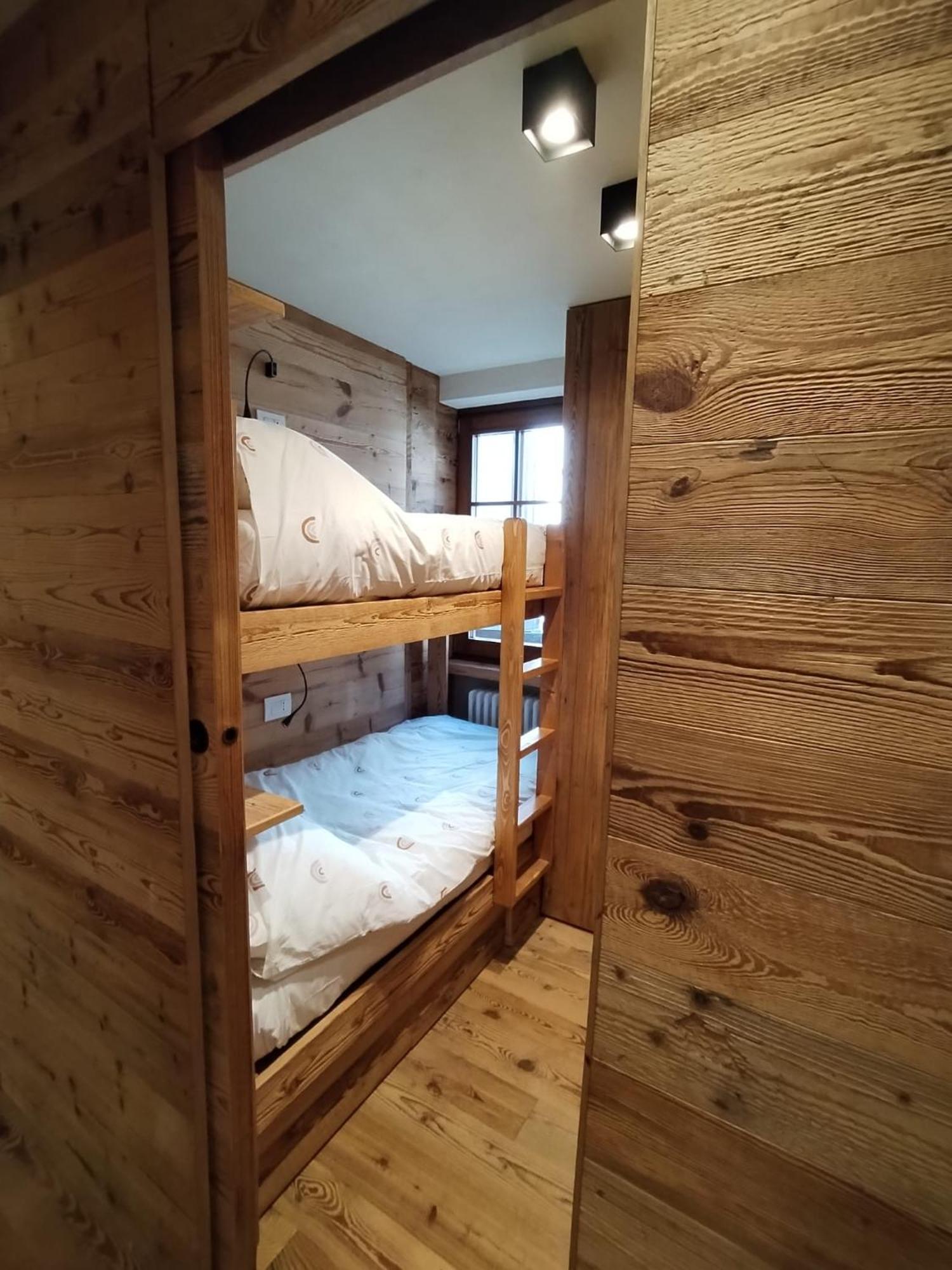 Maison Les Amis Du Bois Courmayeur Exteriör bild