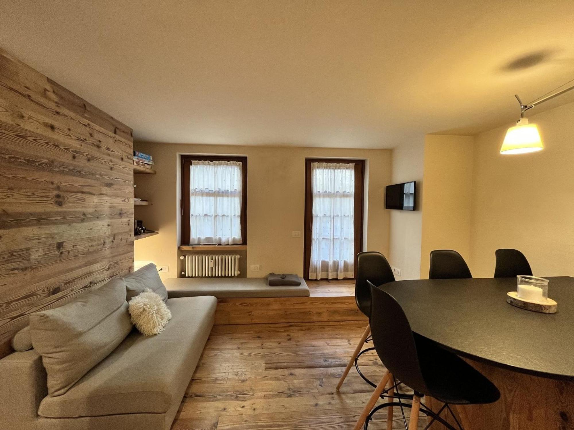 Maison Les Amis Du Bois Courmayeur Exteriör bild